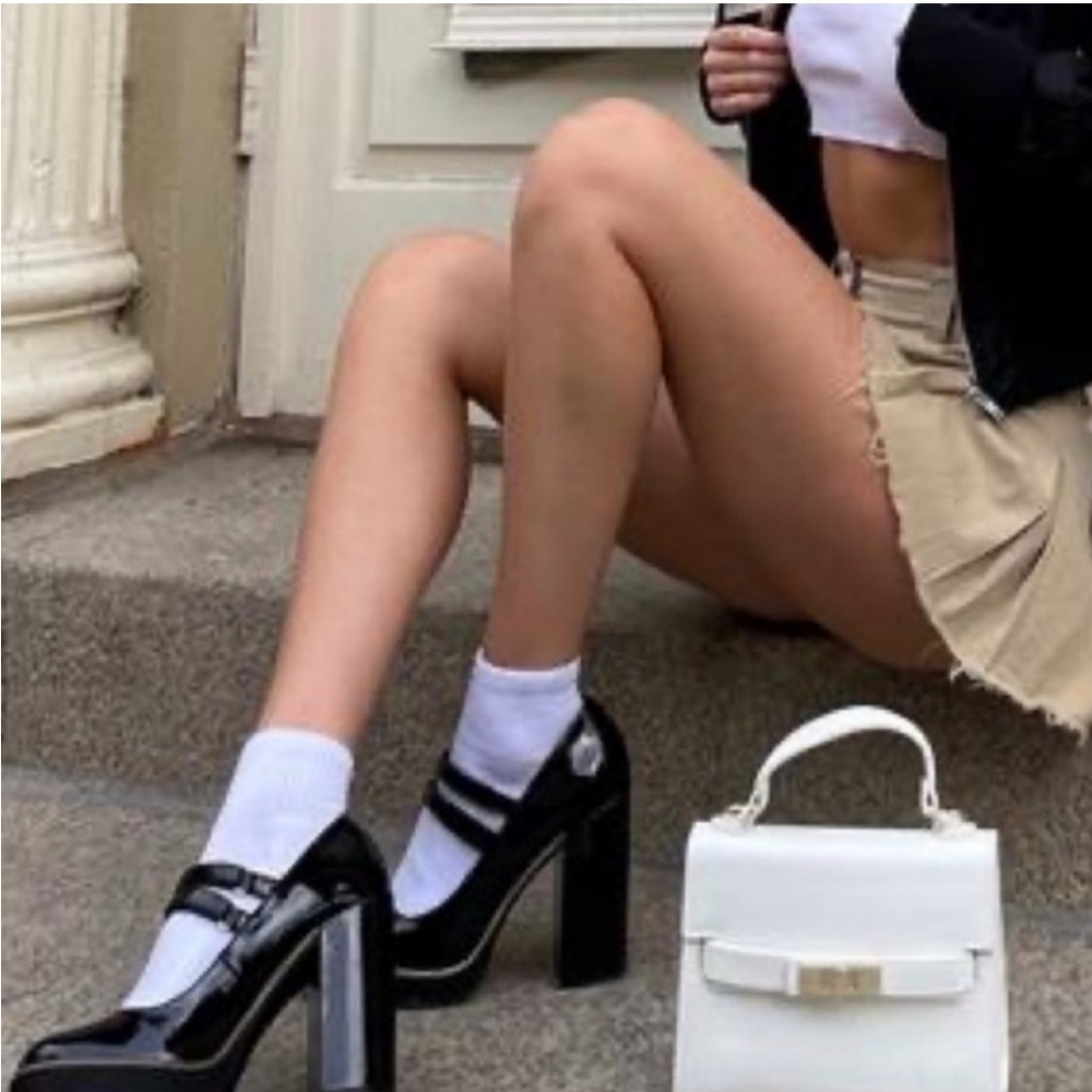 Steve Madden Twice Black Patent Leather Mary Jane platform Heels